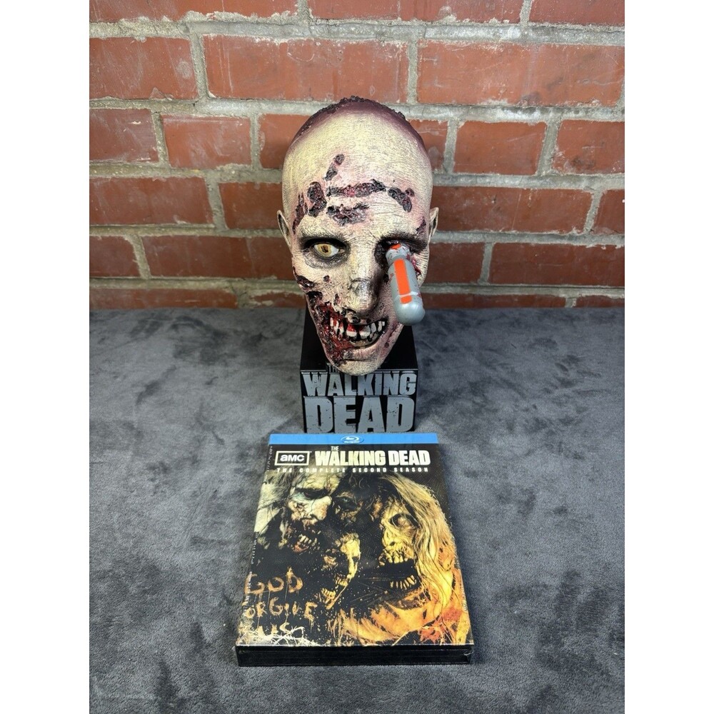The Walking Dead Season 2 Blu-Ray Disc Set Sealed CD, Zombie Head Display